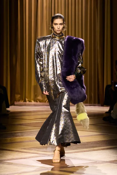 Look 13